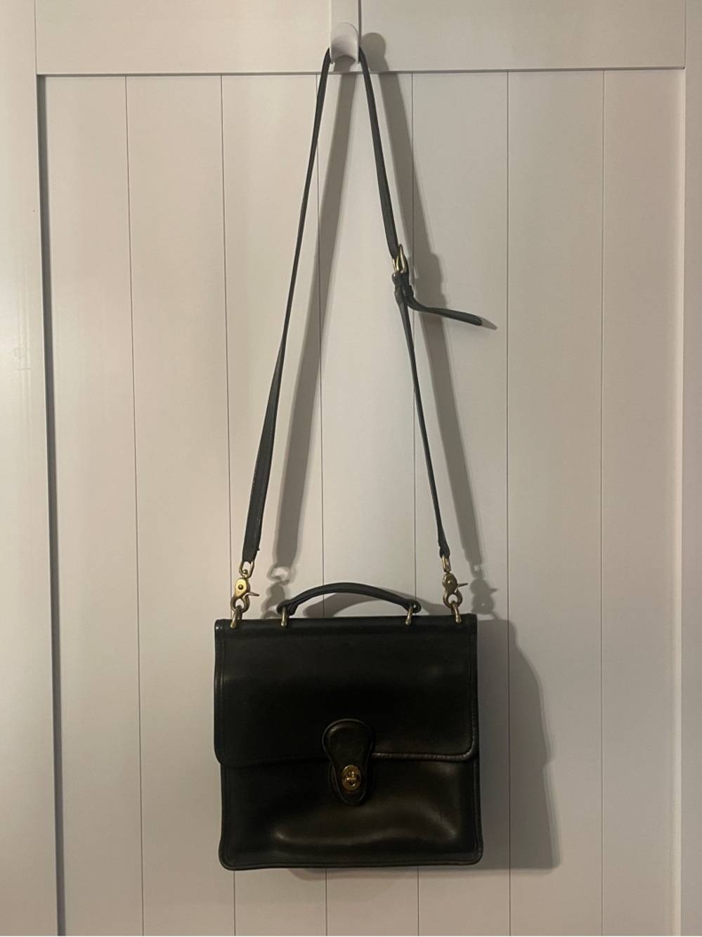 Vintage Coach Willis Bag, D9F-9927. Classic Black Leather Satchel.